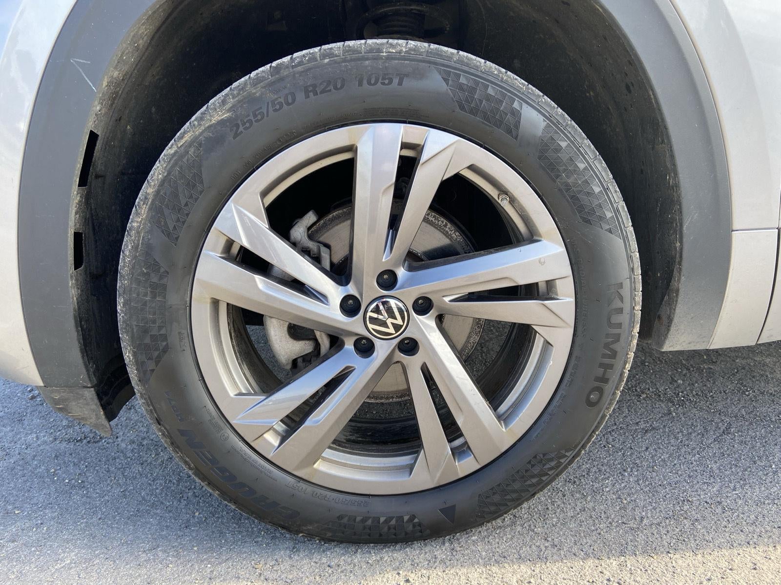 2024 Volkswagen Atlas Cross Sport 2.0T SEL R-Line