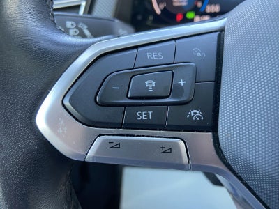 2024 Volkswagen Atlas Cross Sport 2.0T SEL R-Line