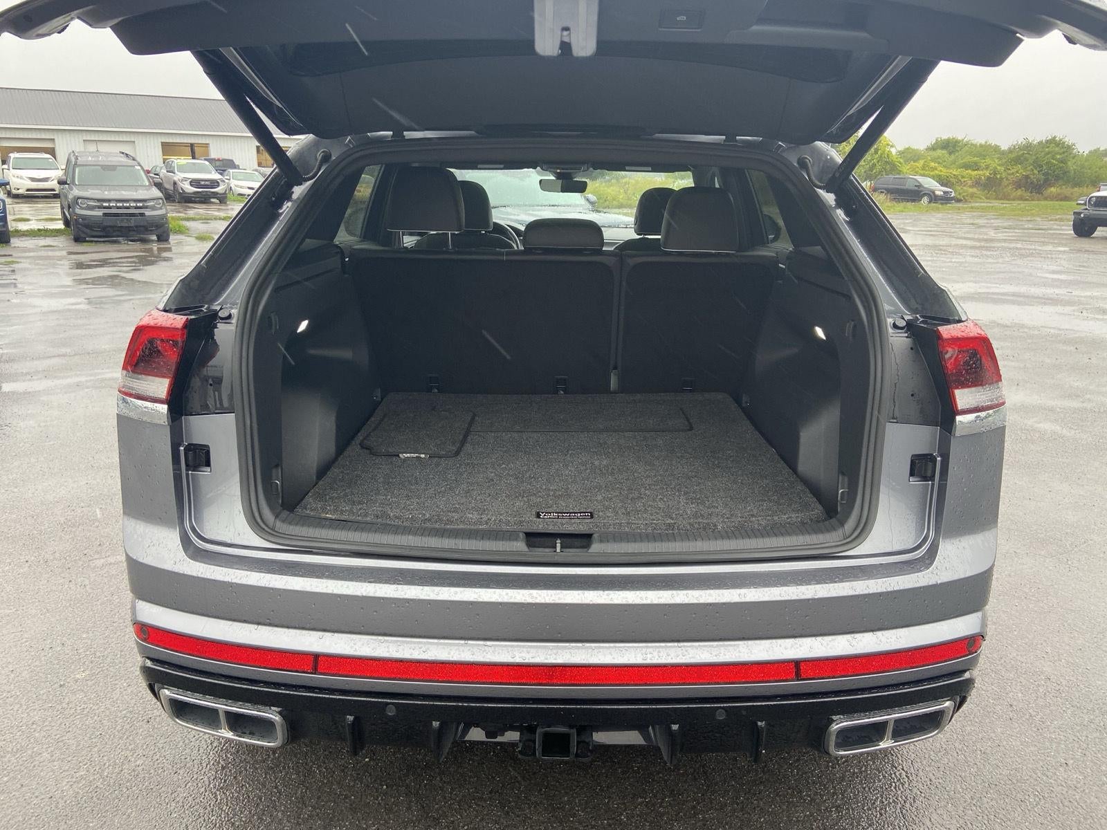 2024 Volkswagen Atlas Cross Sport 2.0T SEL Premium R-Line
