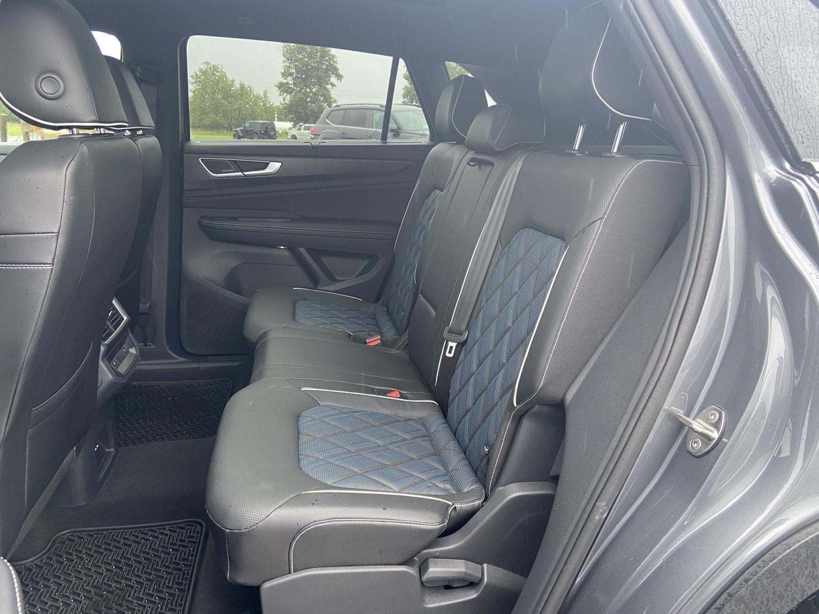 2024 Volkswagen Atlas Cross Sport 2.0T SEL Premium R-Line