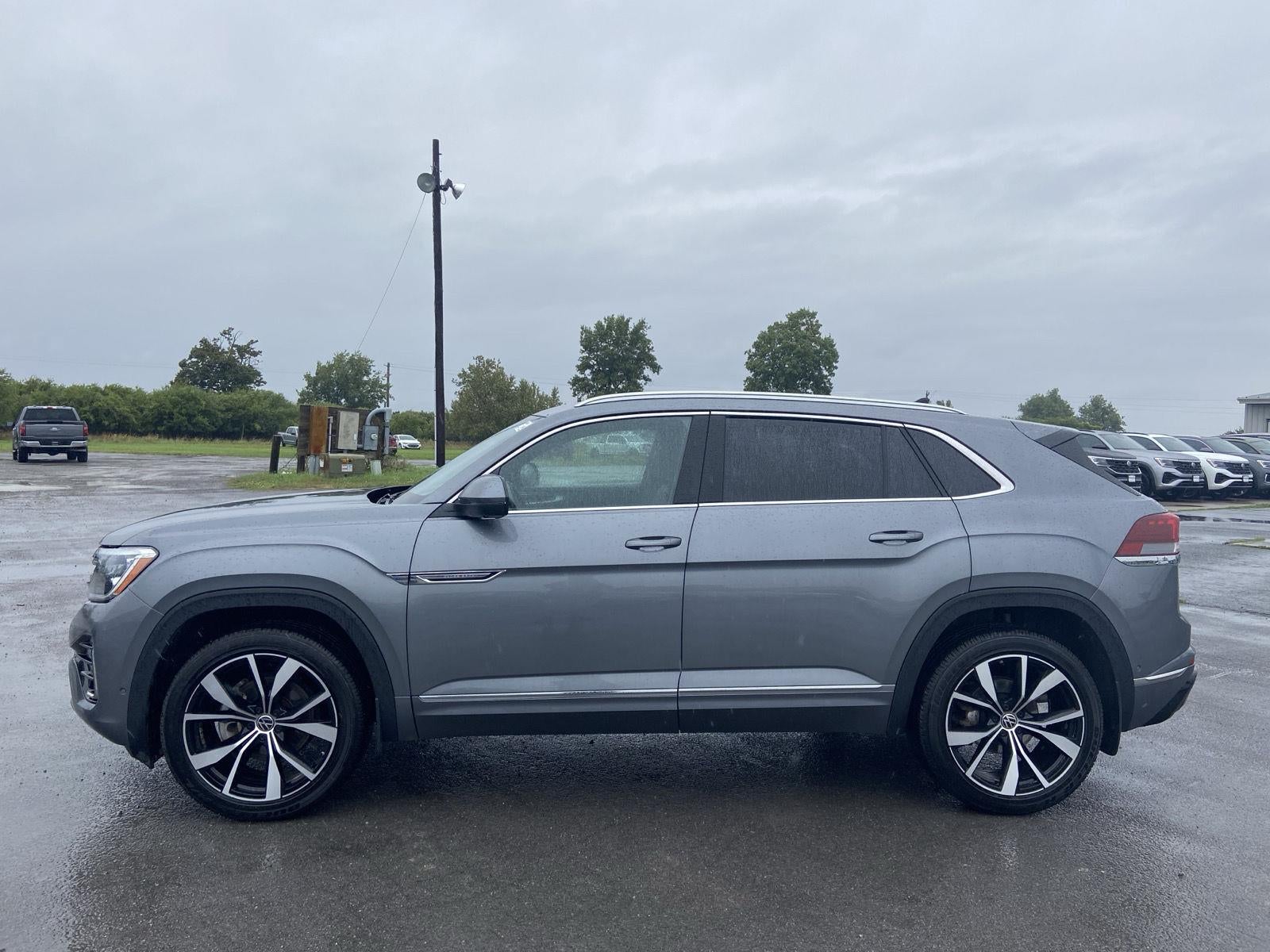2024 Volkswagen Atlas Cross Sport 2.0T SEL Premium R-Line