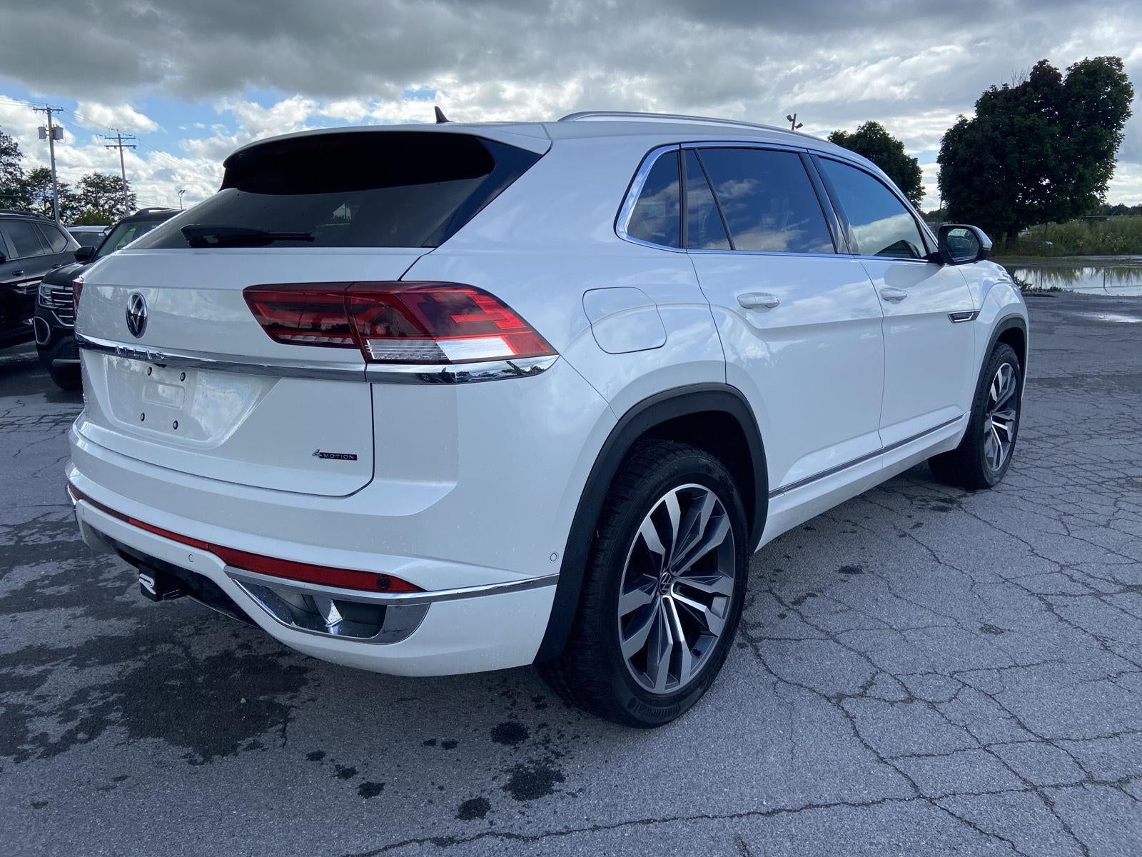 2023 Volkswagen Atlas Cross Sport 3.6L V6 SEL Premium R-Line
