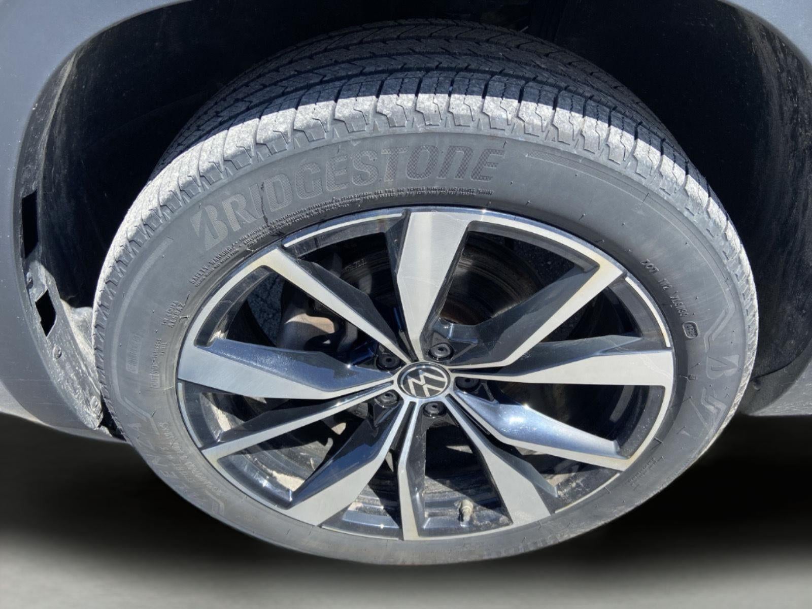 2025 Volkswagen Atlas 2.0T SEL Premium R-Line