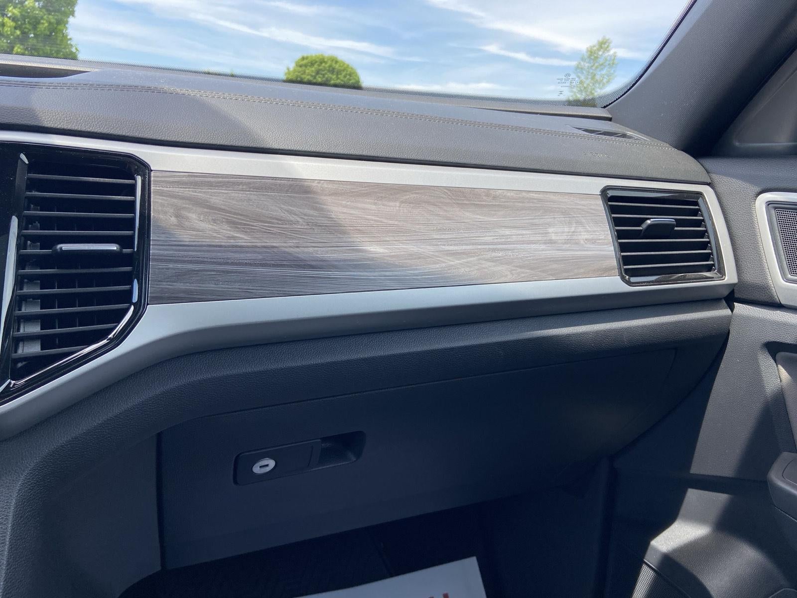 2022 Volkswagen Atlas Cross Sport 3.6L V6 SE w/Technology