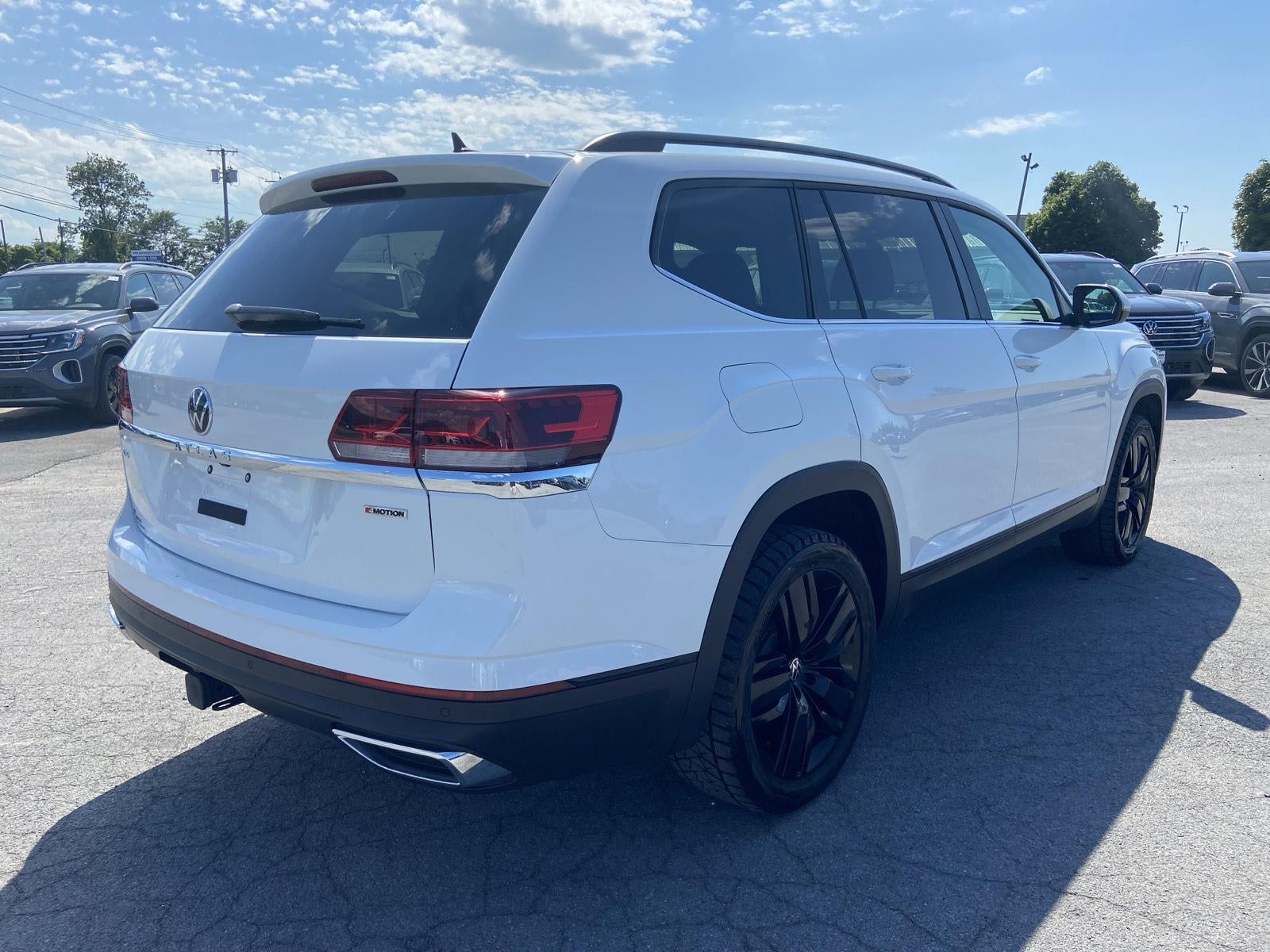 2022 Volkswagen Atlas 3.6L V6 SE w/Technology