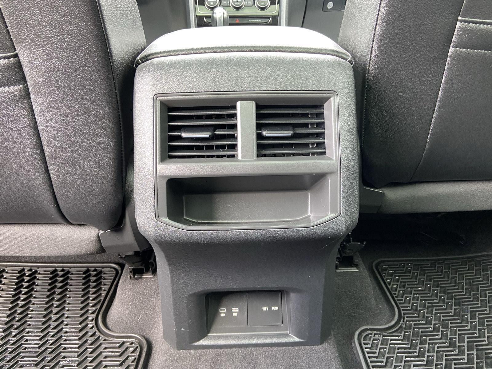 2022 Volkswagen Atlas Cross Sport 3.6L V6 SEL R-Line