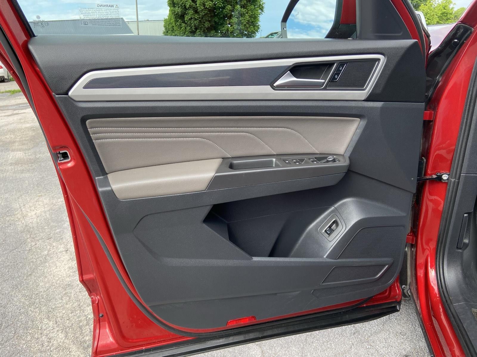 2022 Volkswagen Atlas Cross Sport 3.6L V6 SEL R-Line