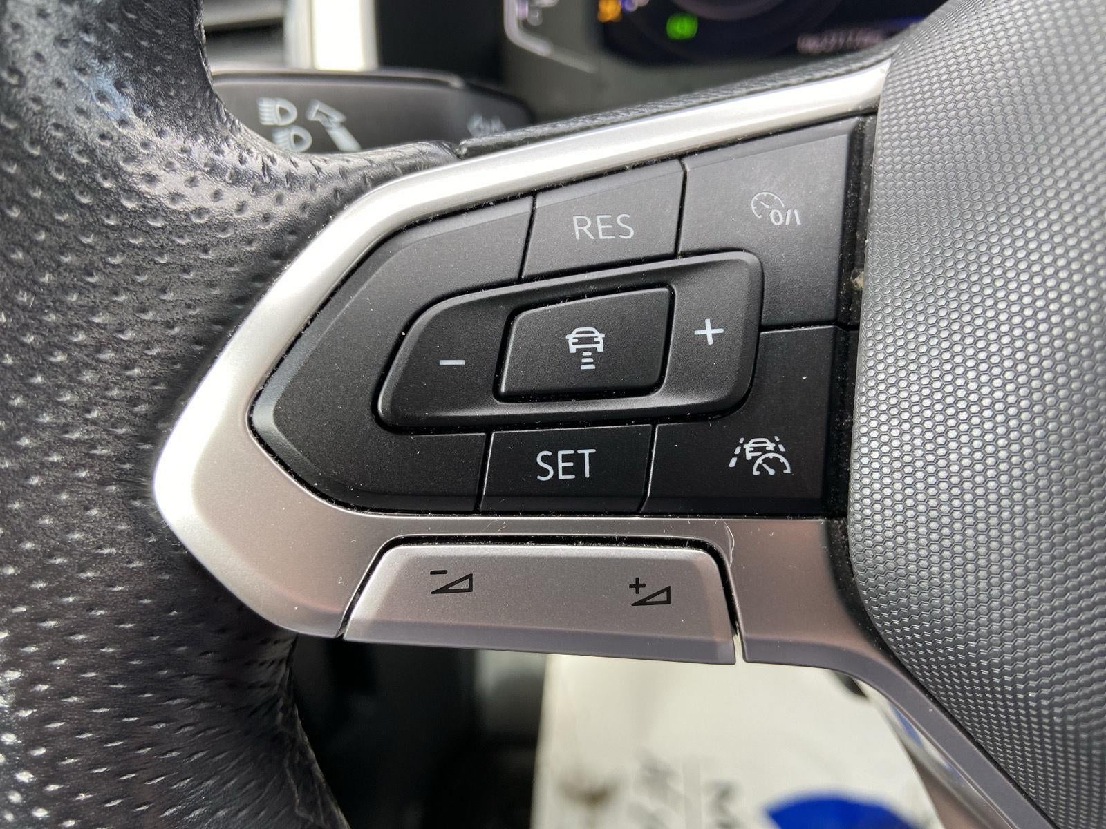 2022 Volkswagen Atlas Cross Sport 3.6L V6 SEL R-Line