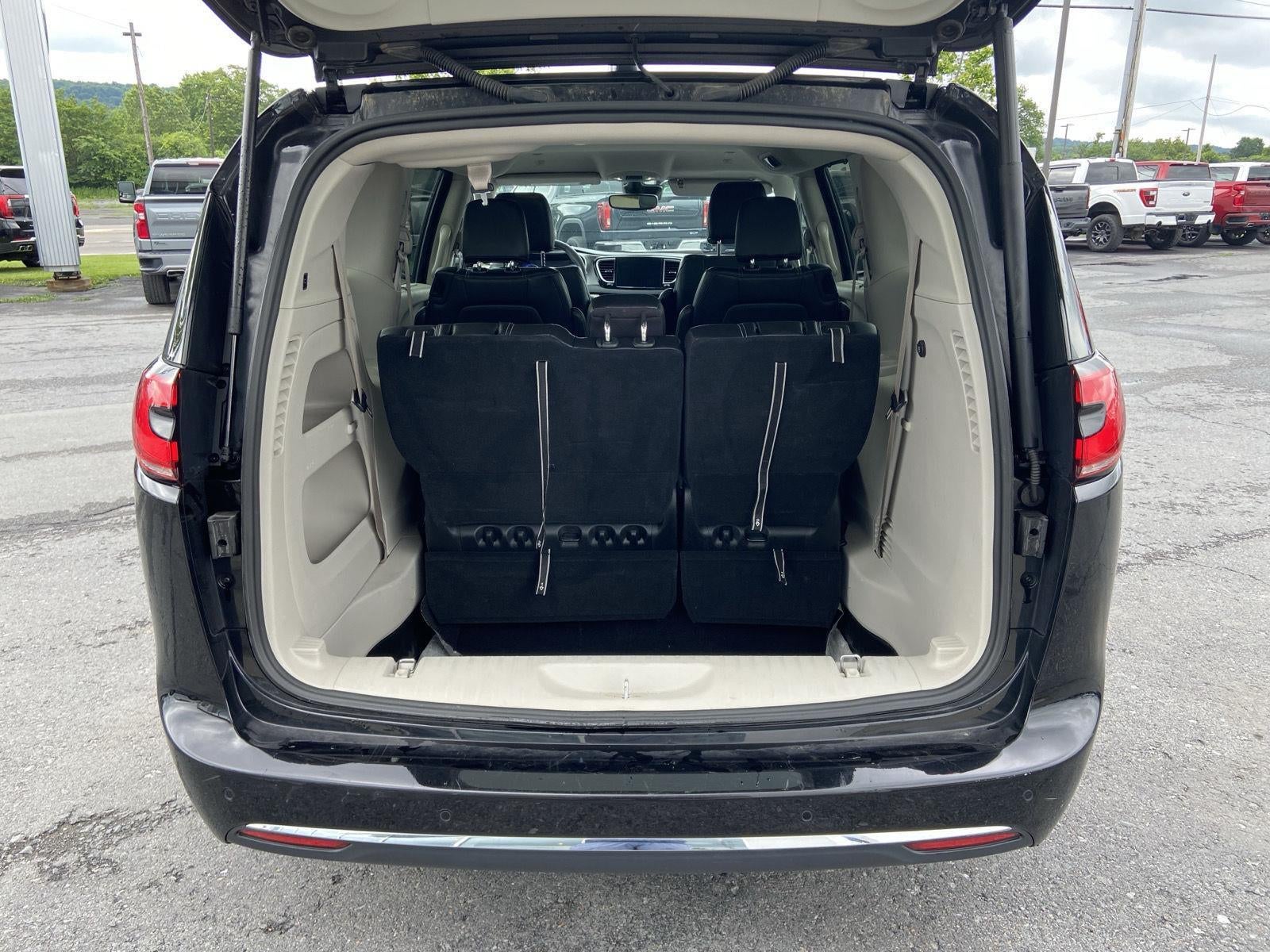2024 Chrysler Pacifica Touring L