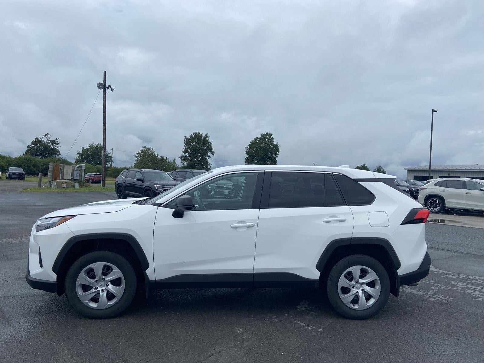 2023 Toyota Rav4 LE