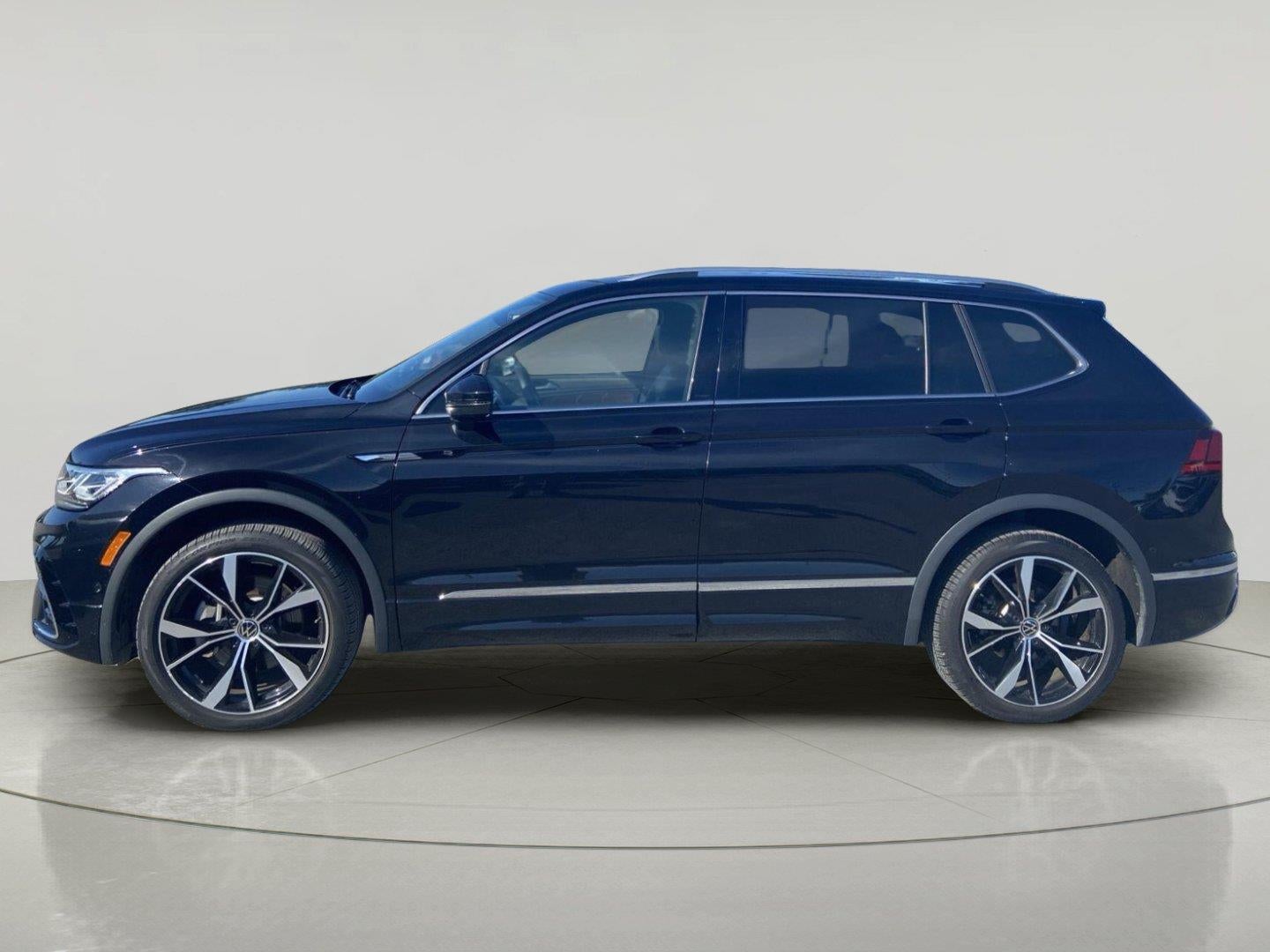 2024 Volkswagen Tiguan SEL R-Line