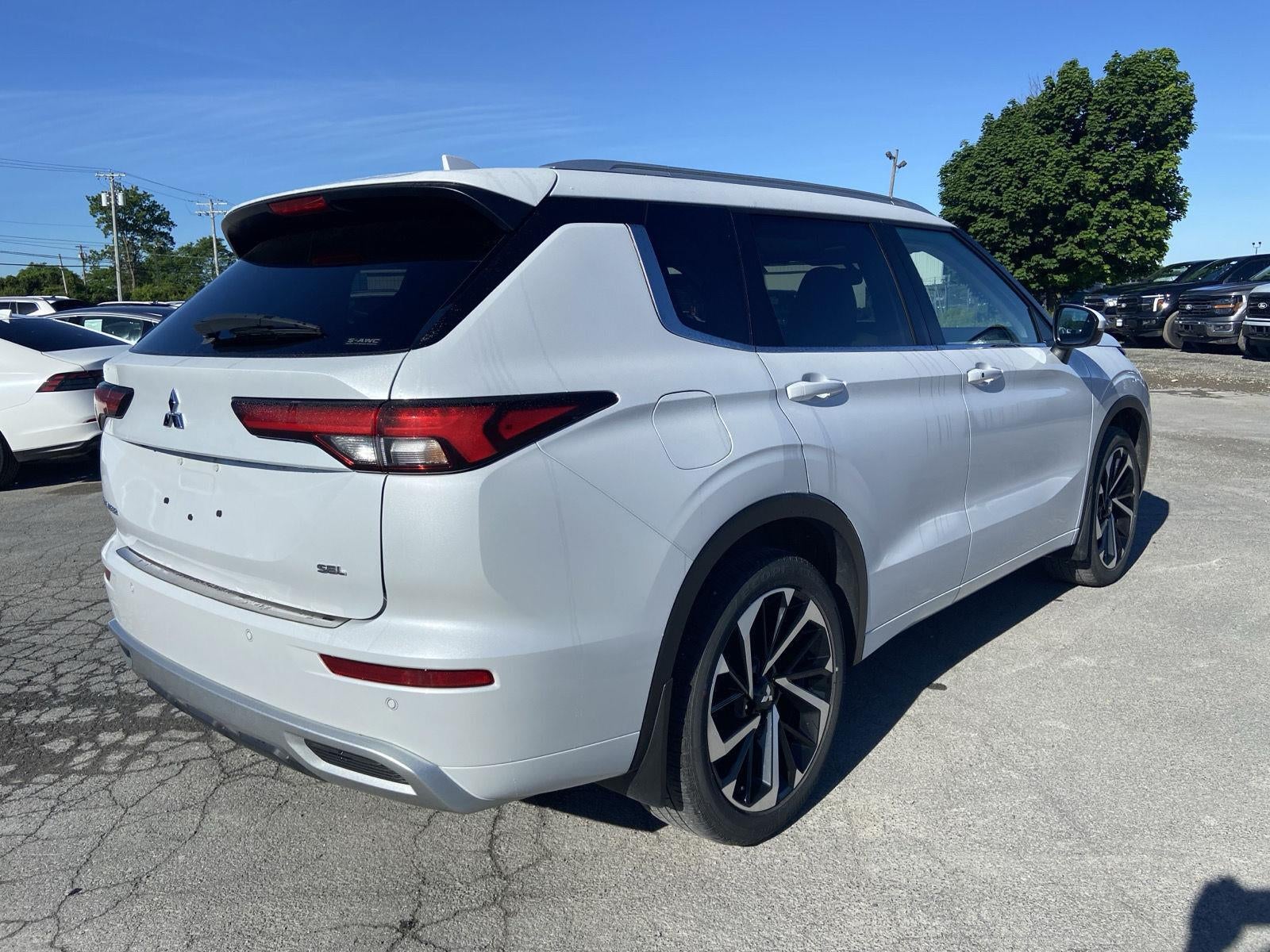 2024 Mitsubishi Outlander SEL