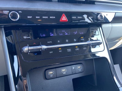 2023 Kia Carnival EX