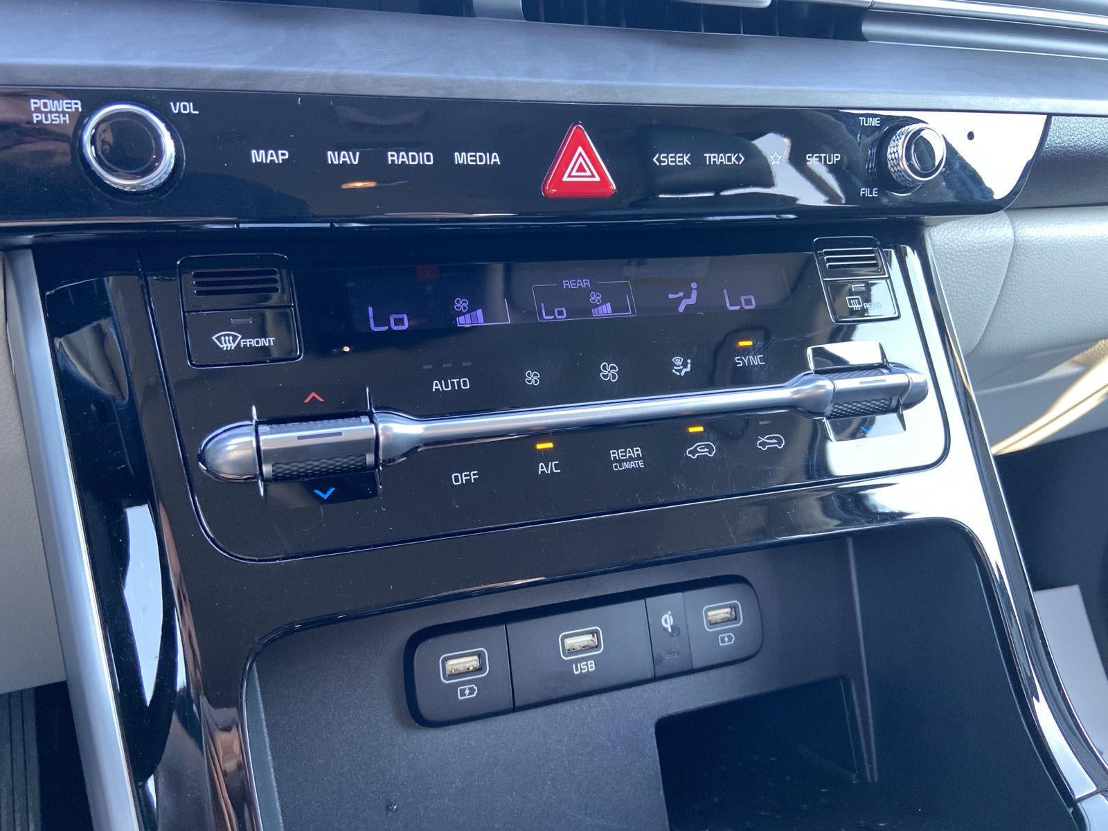 2023 Kia Carnival EX