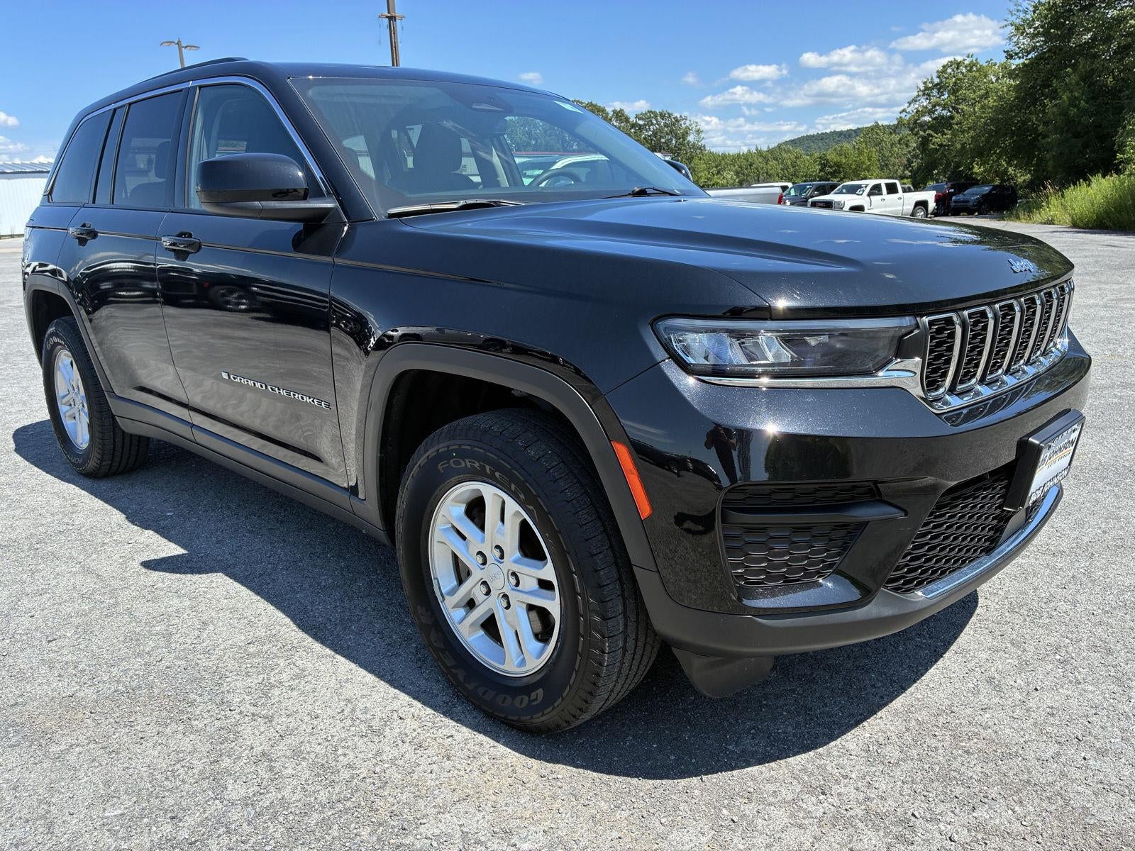 2023 Jeep Grand Cherokee Laredo