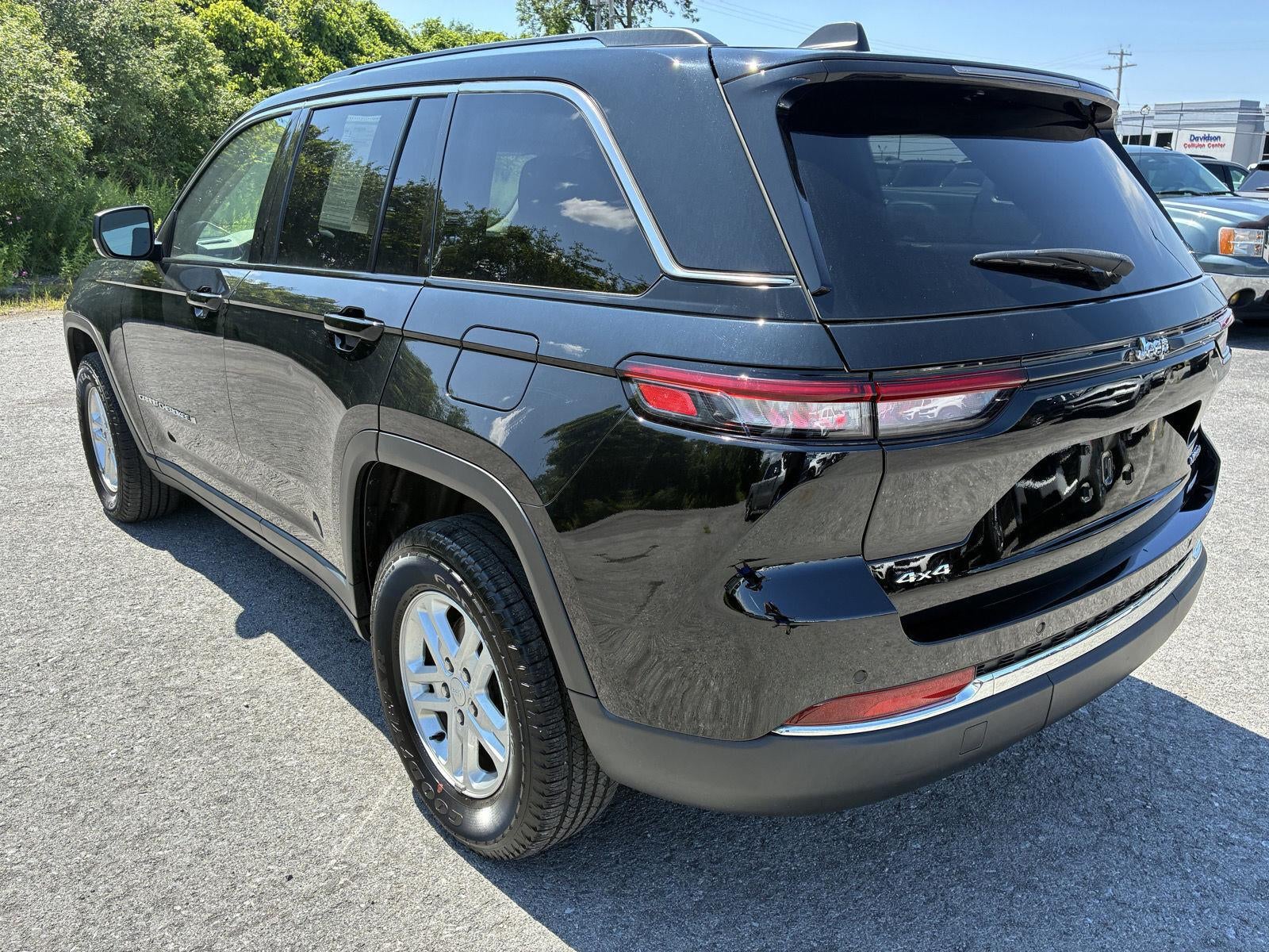 2023 Jeep Grand Cherokee Laredo