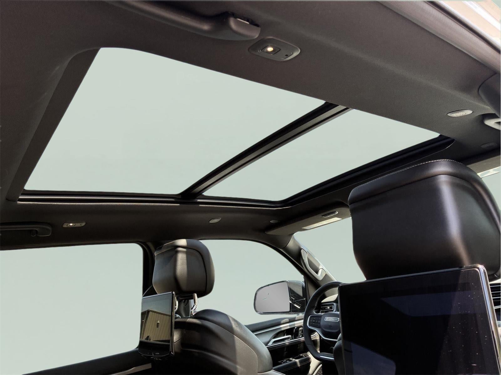 2024 Jeep Wagoneer Series II Carbide