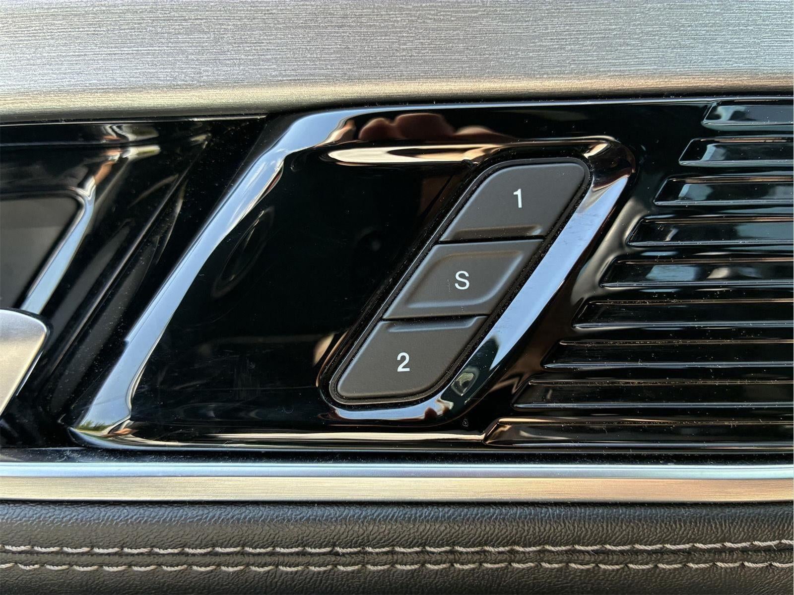2024 Jeep Wagoneer Series II Carbide