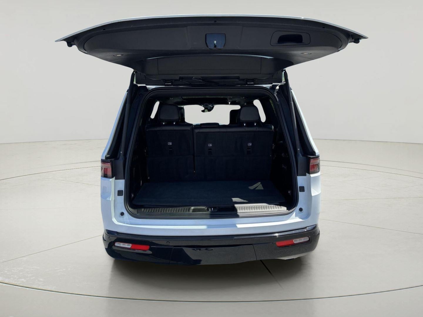 2024 Jeep Wagoneer Series II Carbide