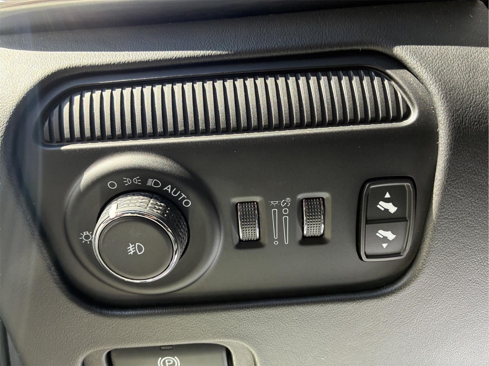 2022 Jeep Grand Wagoneer Series II Obsidian