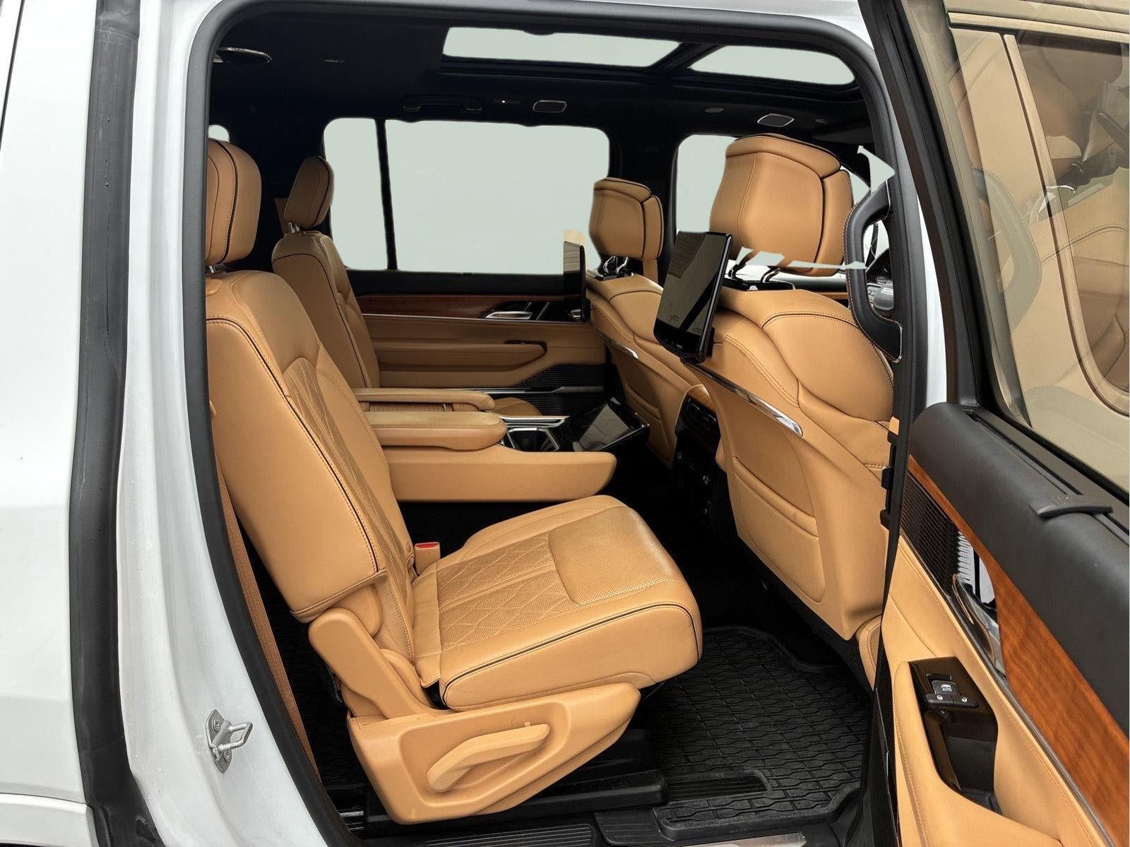 2022 Jeep Grand Wagoneer Series III