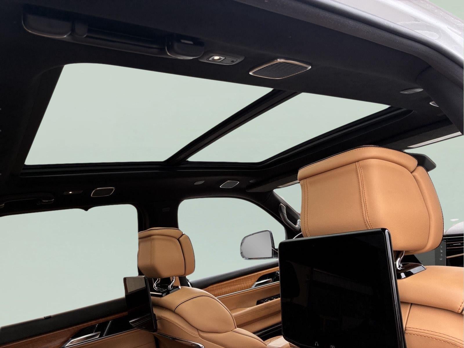 2022 Jeep Grand Wagoneer Series III