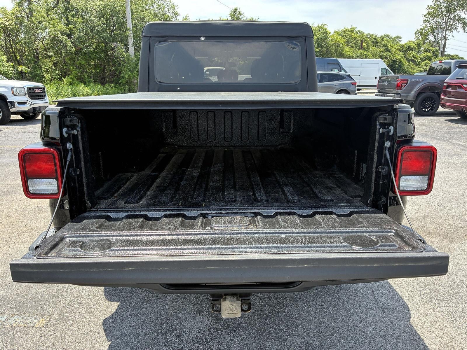 2022 Jeep Gladiator Willys Sport