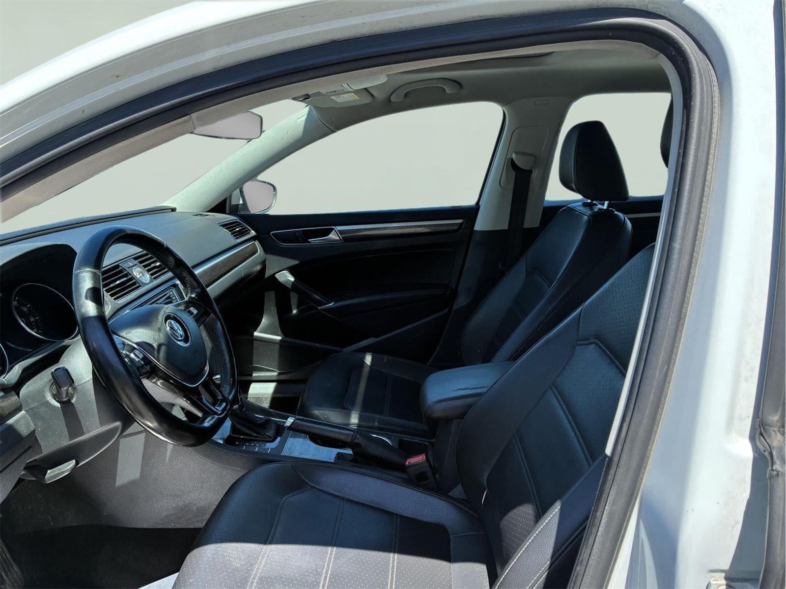 2016 Volkswagen Passat 1.8T SE w/Technology