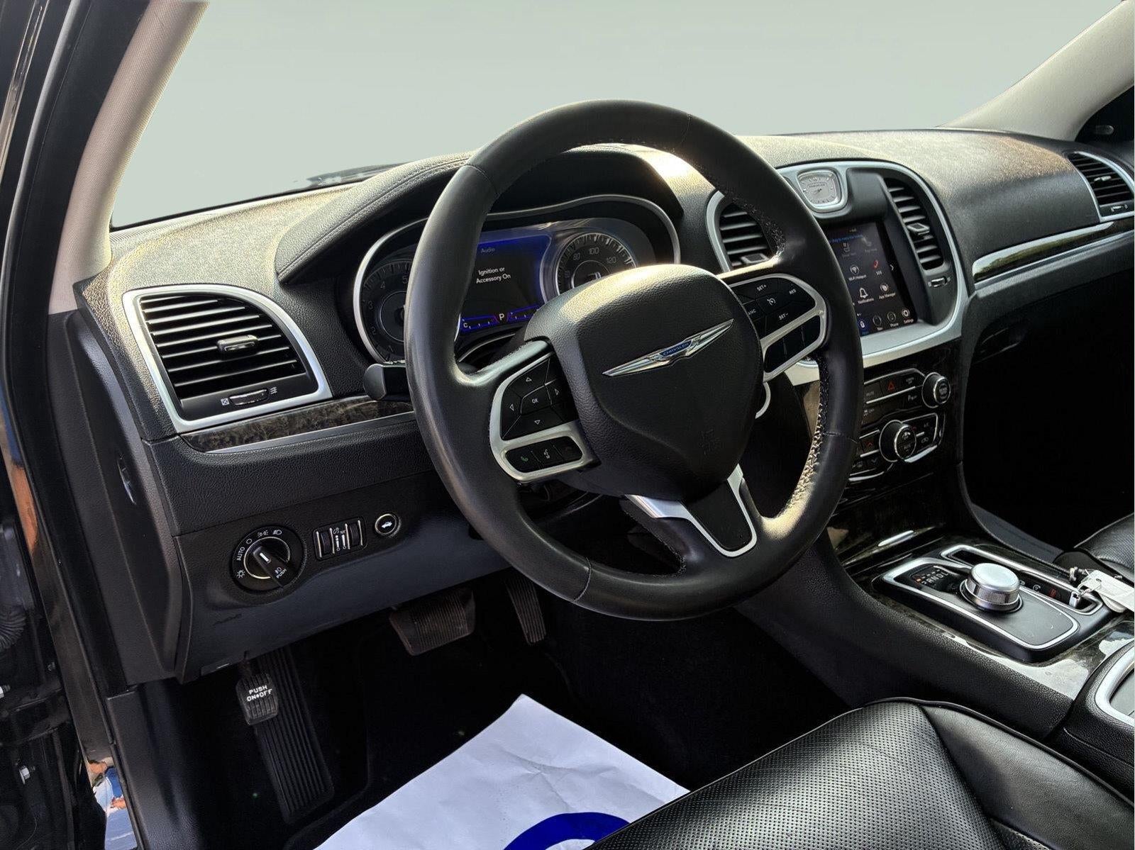 2023 Chrysler 300 Touring L