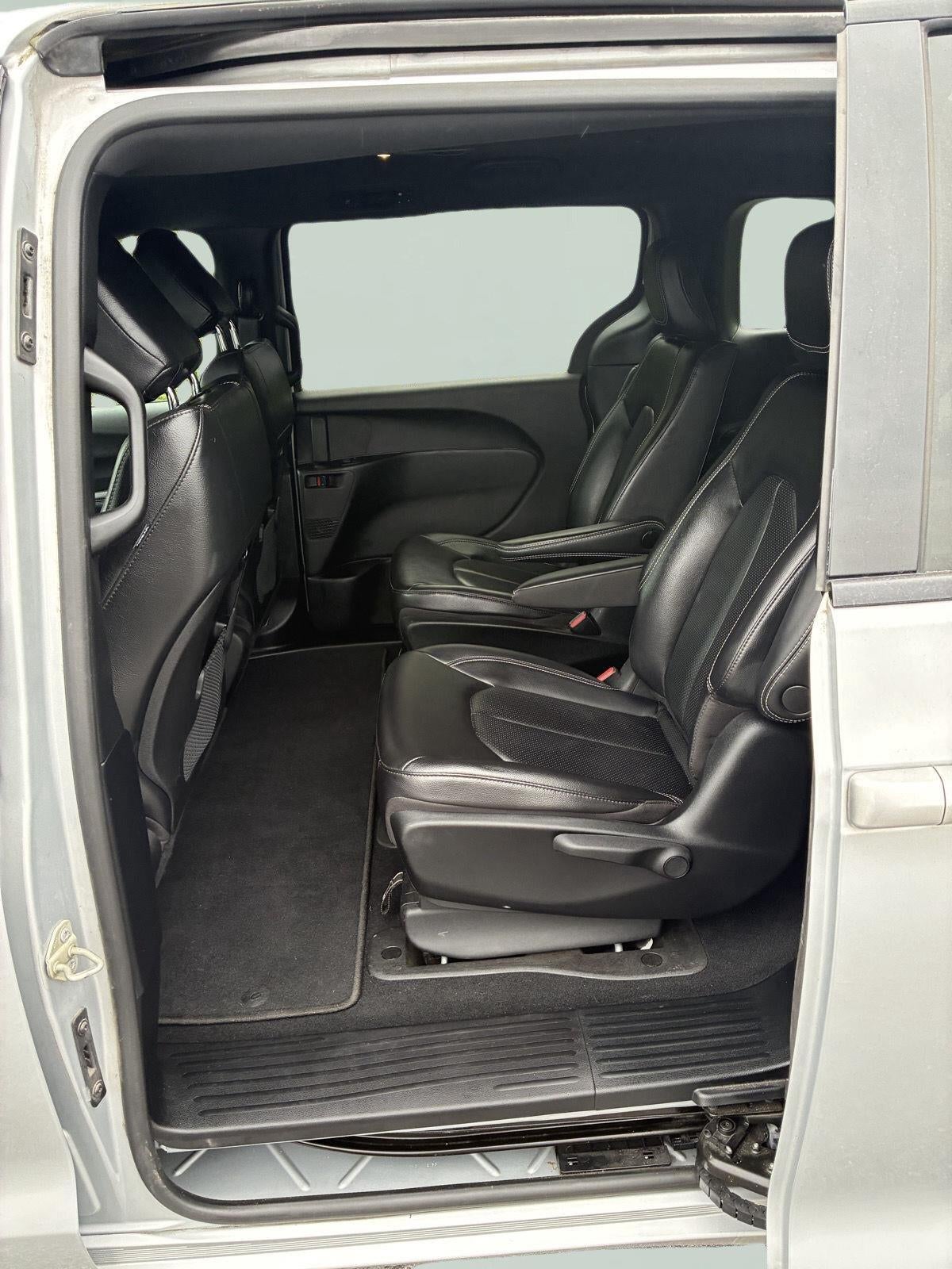 2022 Chrysler Pacifica Hybrid Touring L