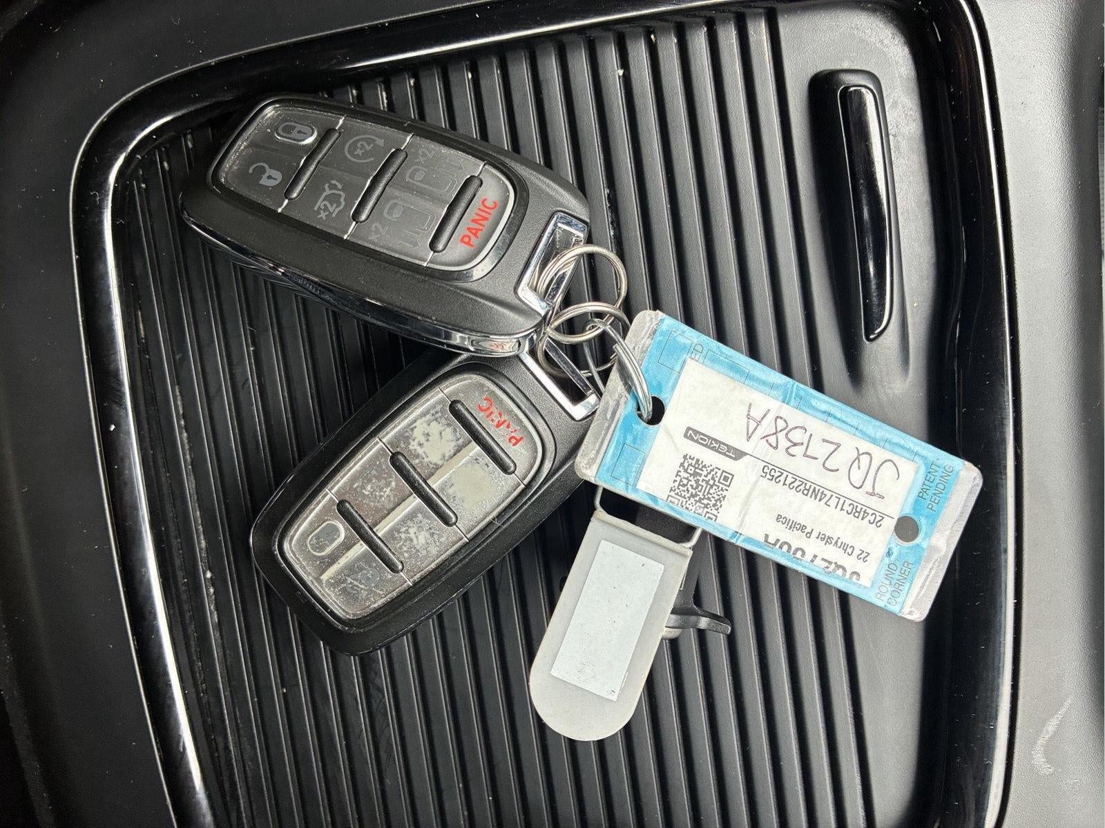 2022 Chrysler Pacifica Hybrid Touring L