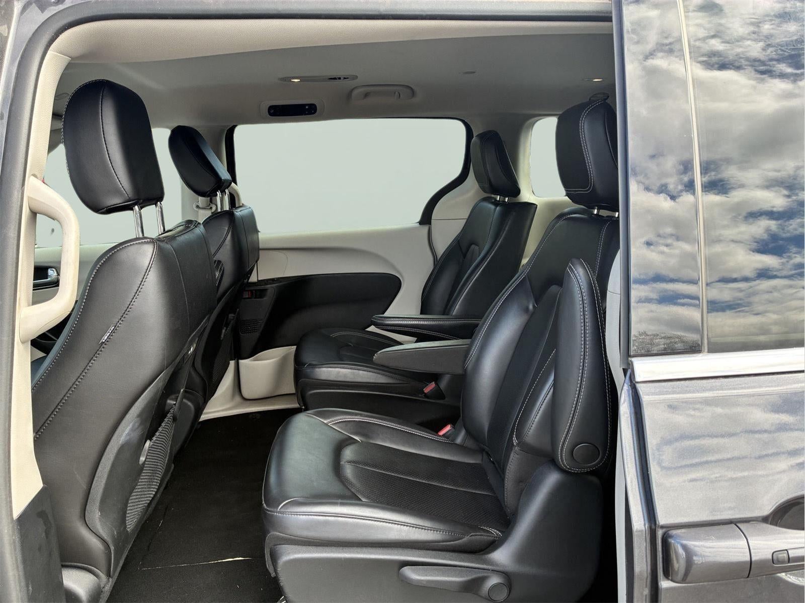 2023 Chrysler Pacifica Hybrid Touring L