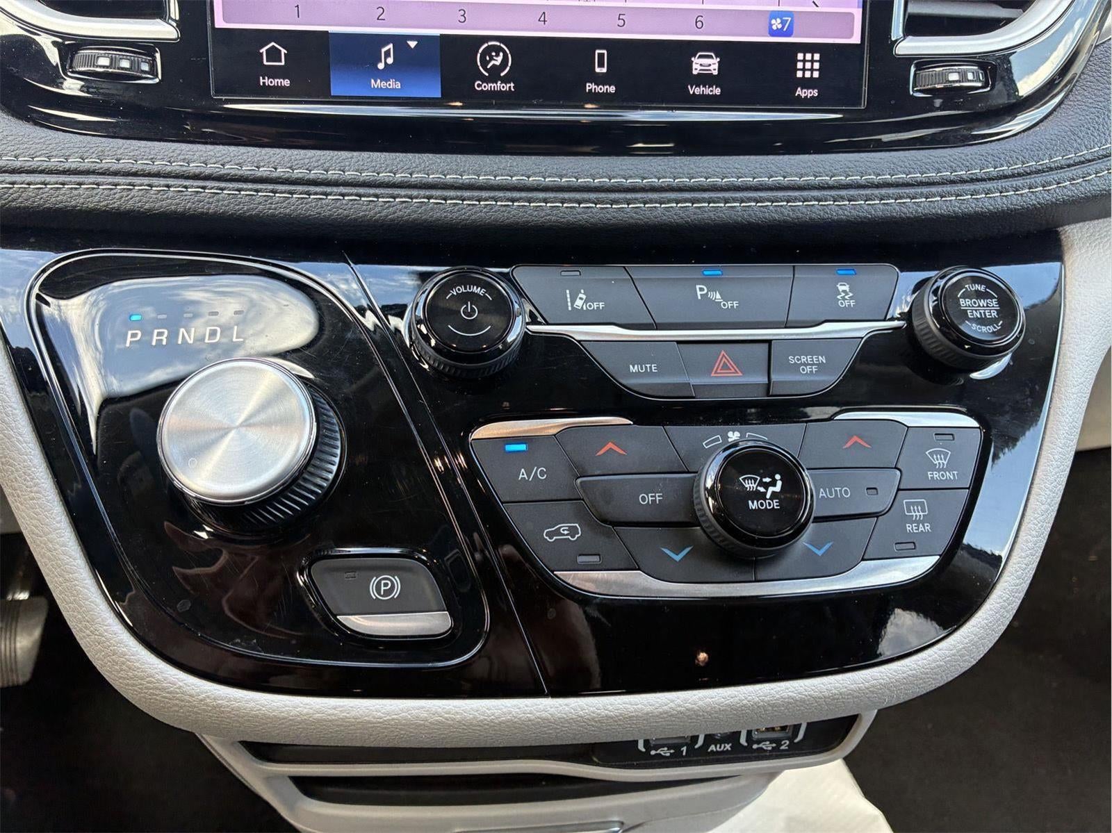 2023 Chrysler Pacifica Hybrid Touring L