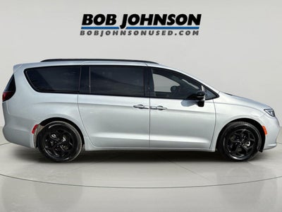 2024 Chrysler Pacifica Hybrid Premium S Appearance Pkg