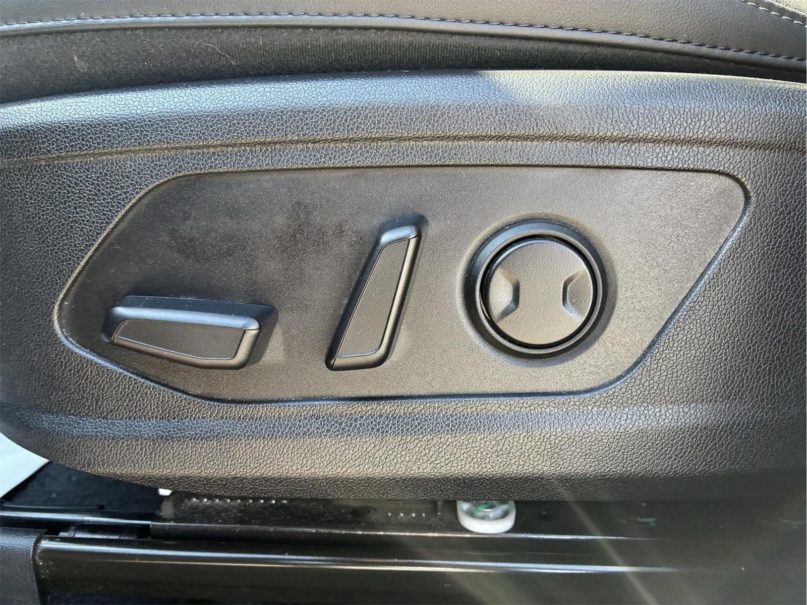 2025 Kia Sorento X-Line EX