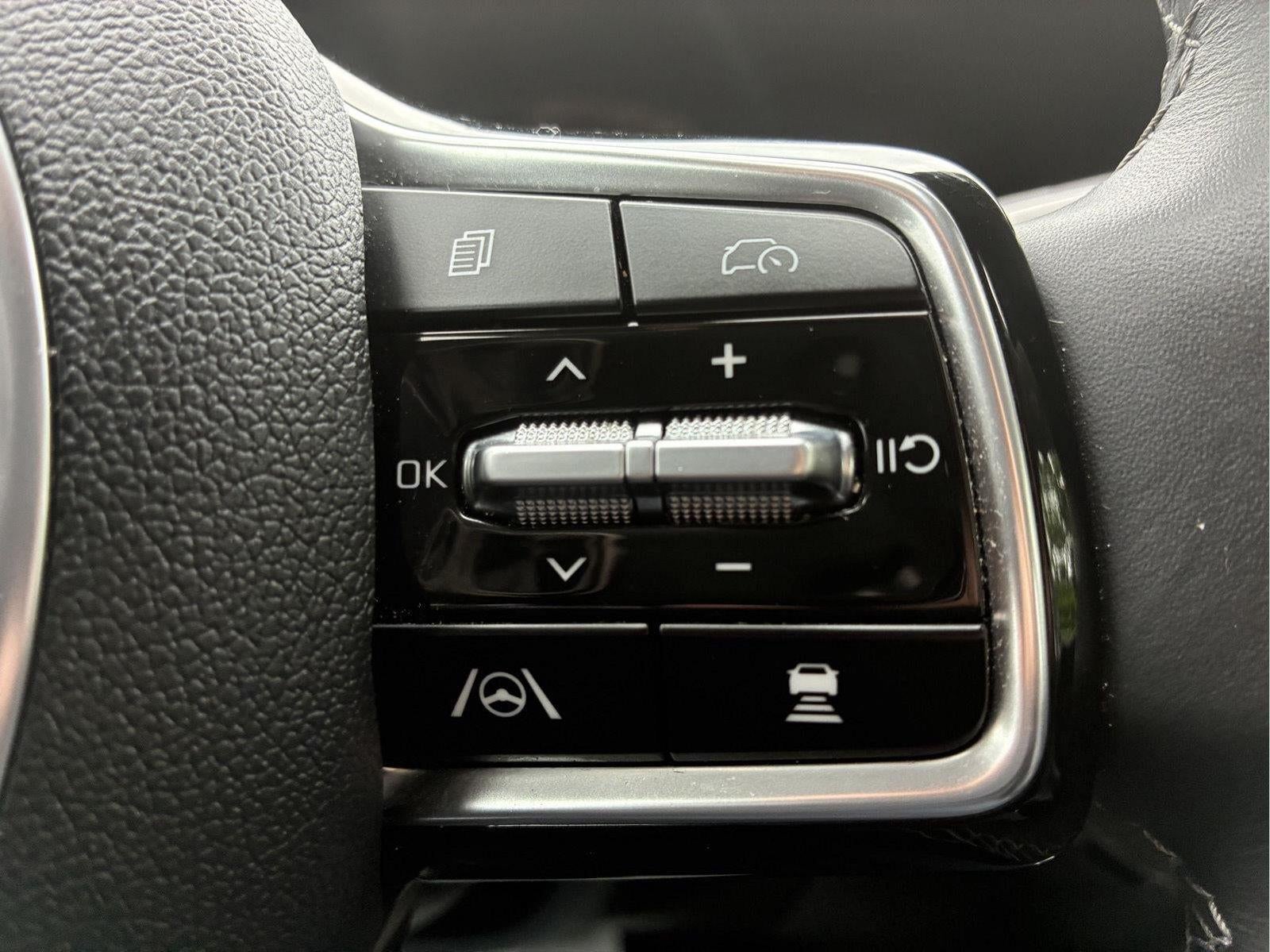 2025 Kia Sorento X-Line EX