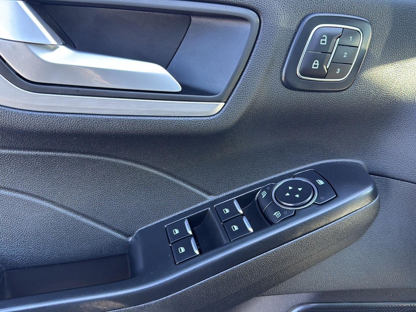 2025 Ford Escape Platinum