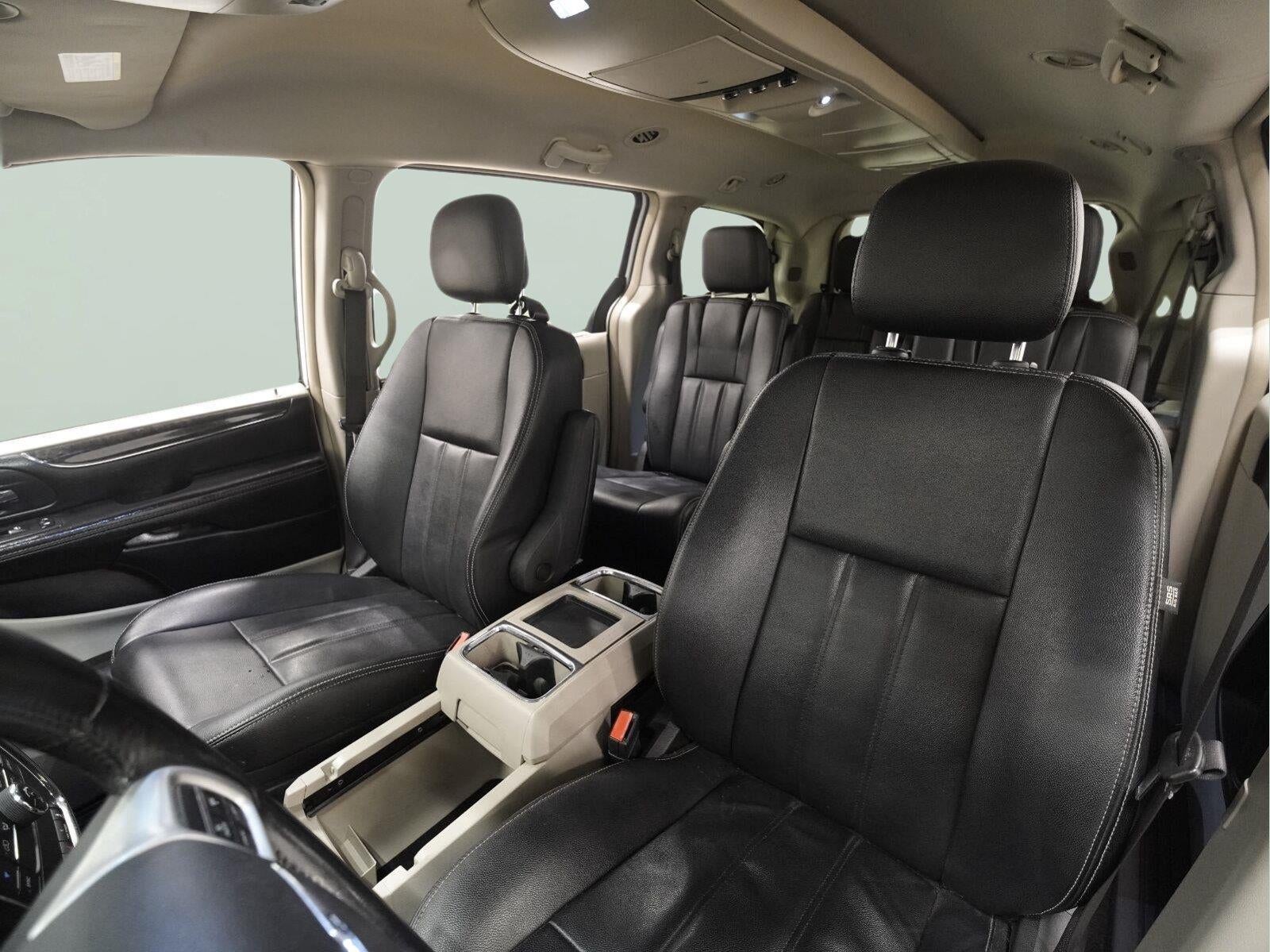 2016 Chrysler Town & Country Touring