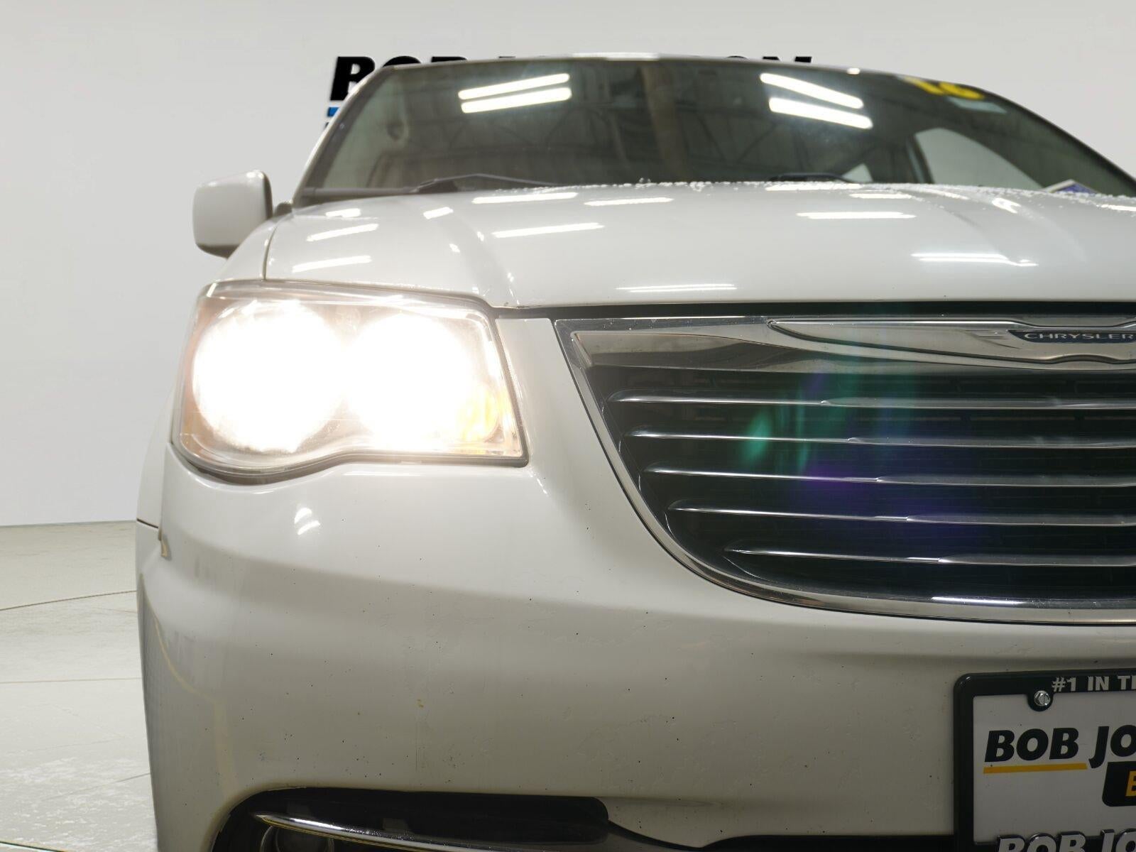 2016 Chrysler Town & Country Touring