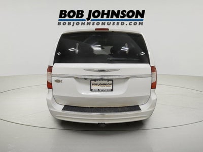 2016 Chrysler Town & Country Touring