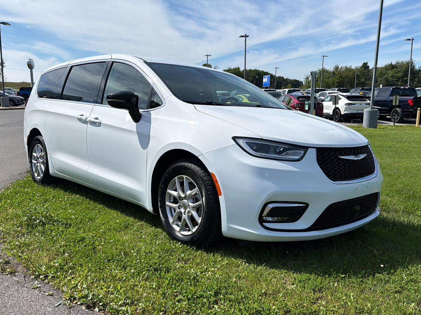 2024 Chrysler Pacifica Touring L
