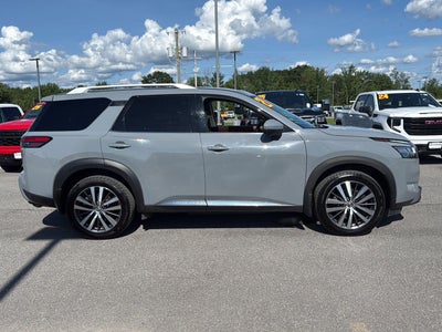 2022 Nissan Pathfinder Platinum