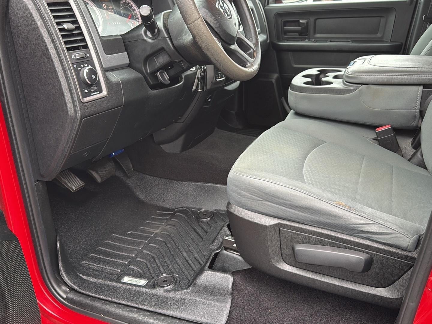2018 RAM 1500 Express Quad Cab 4x4 6'4" Box