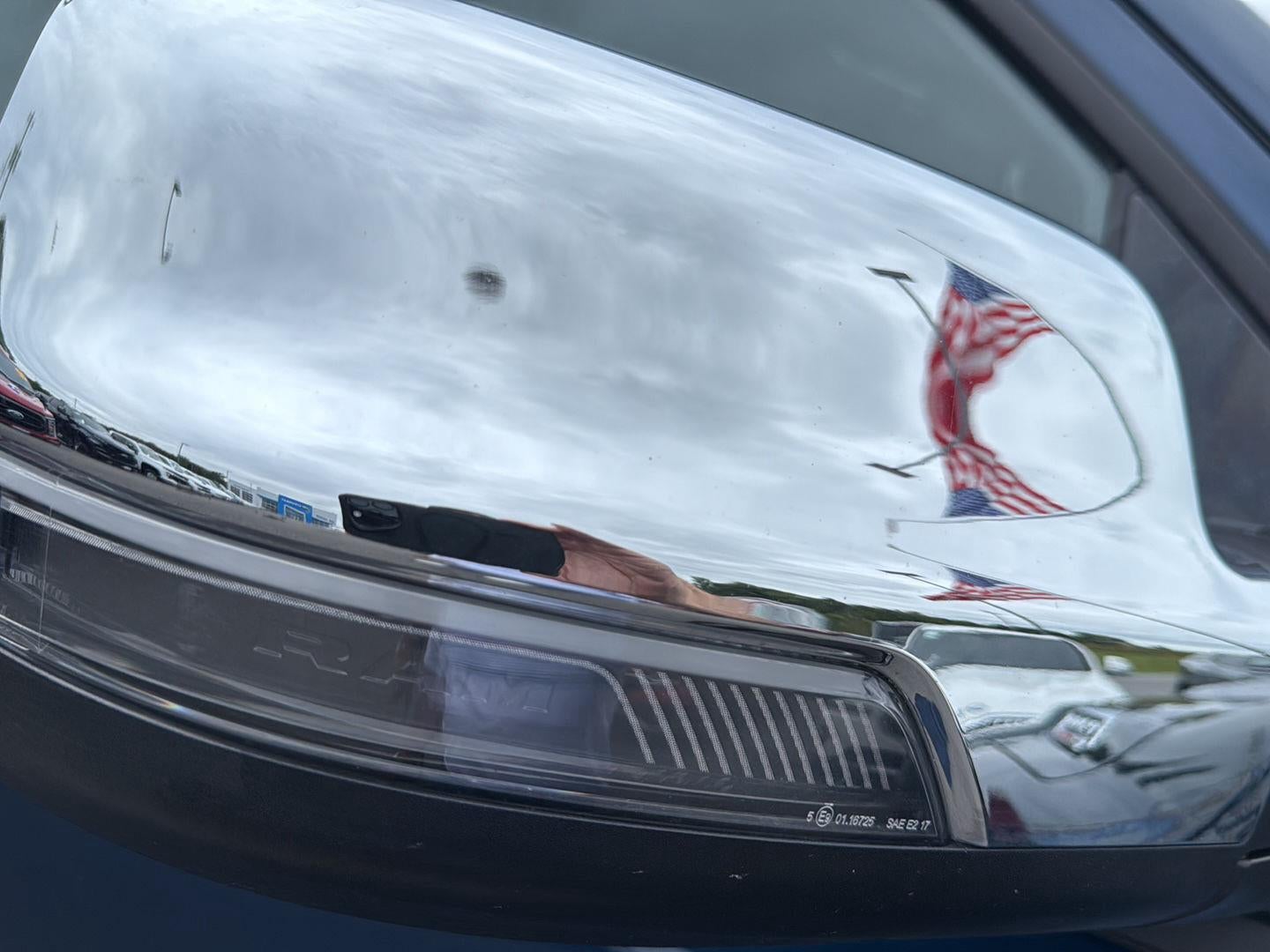 2023 RAM 1500 Laramie Crew Cab 4x4 5'7" Box