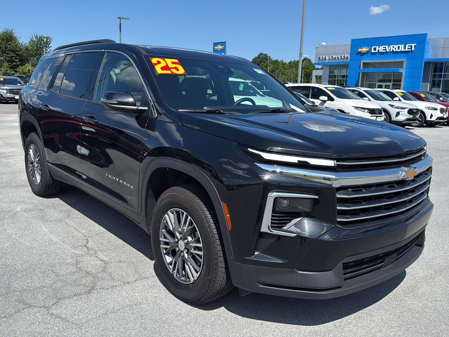 2025 Chevrolet Traverse LT