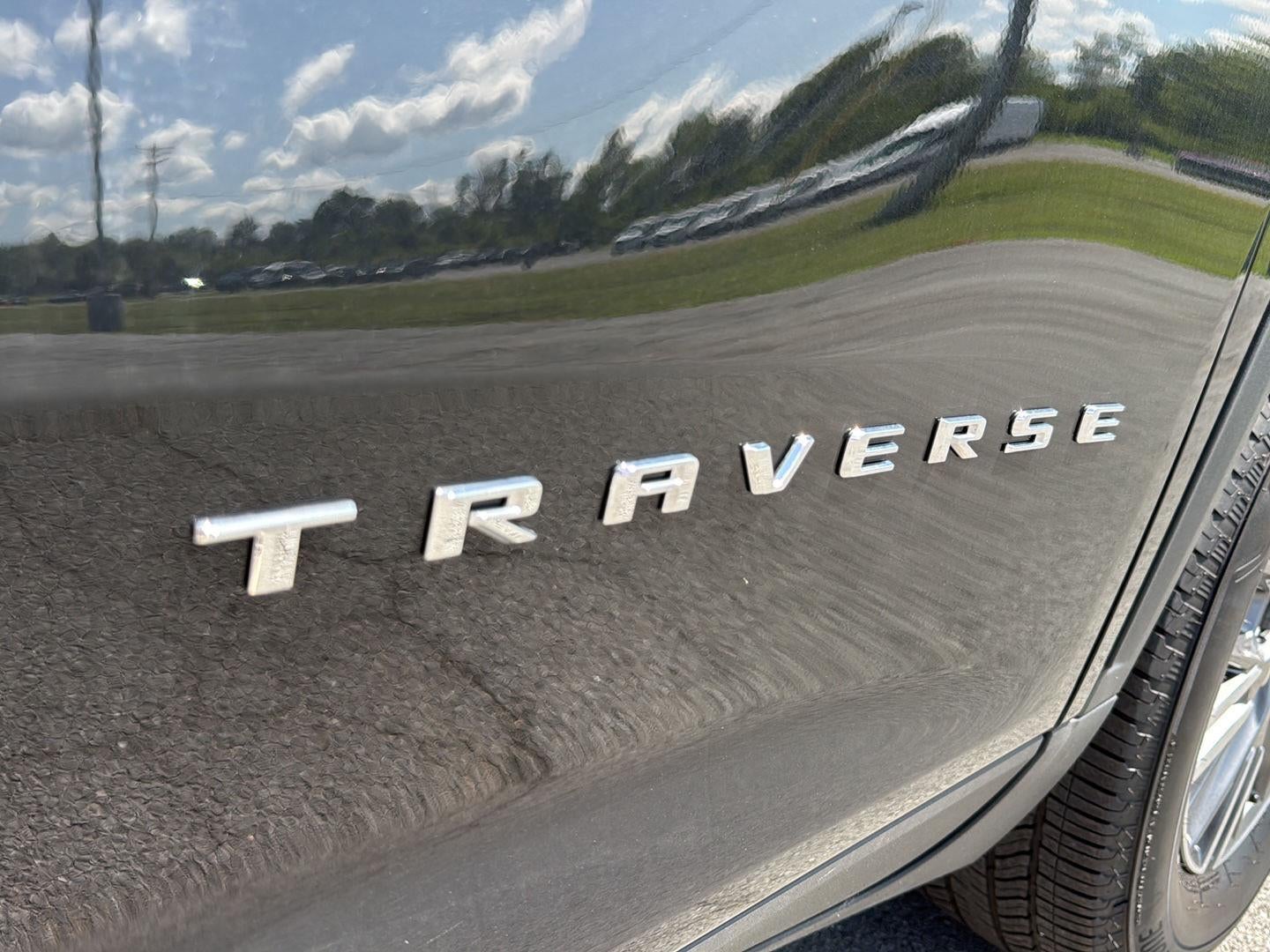 2025 Chevrolet Traverse LT