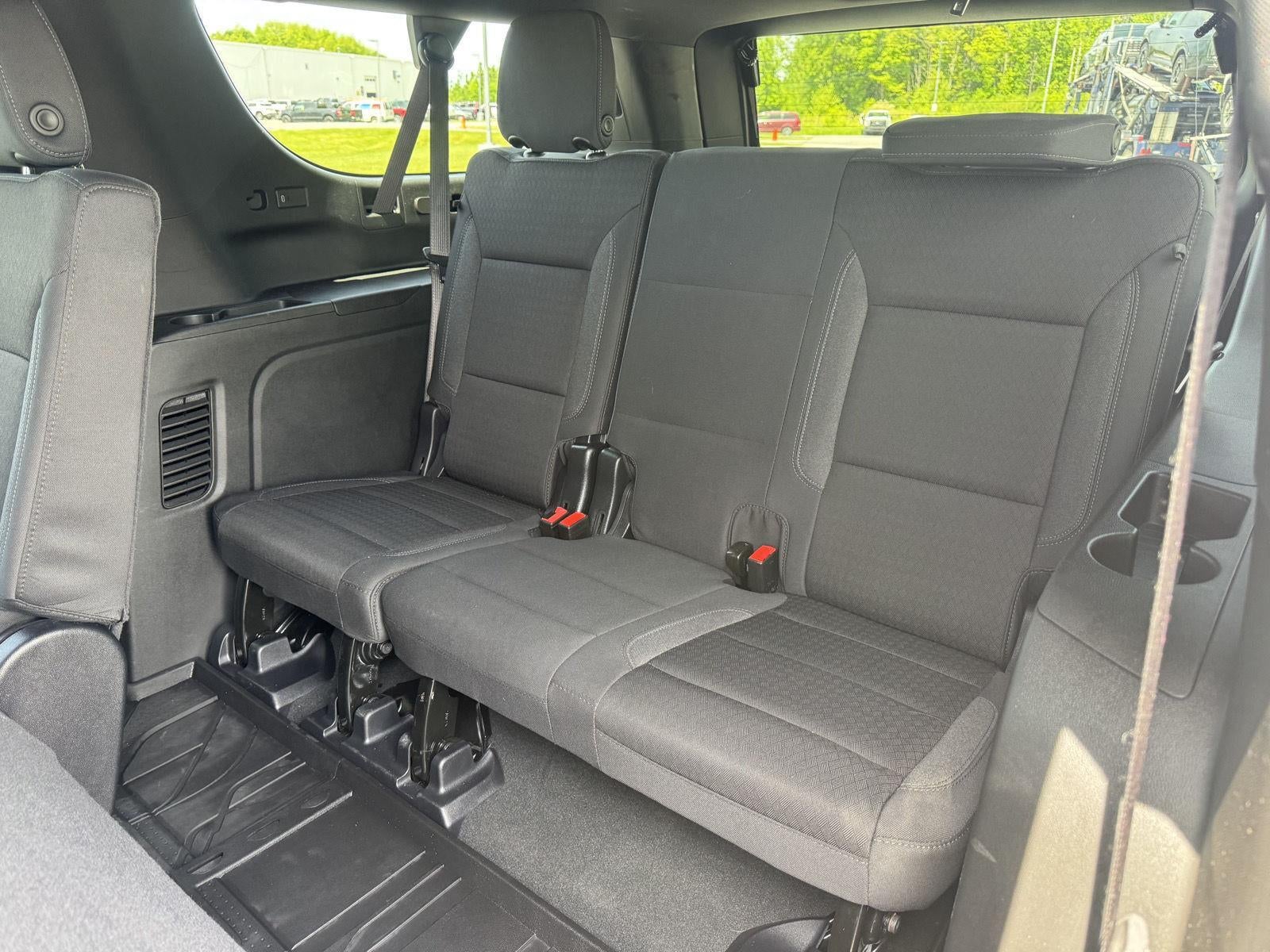 2025 Chevrolet Suburban LS
