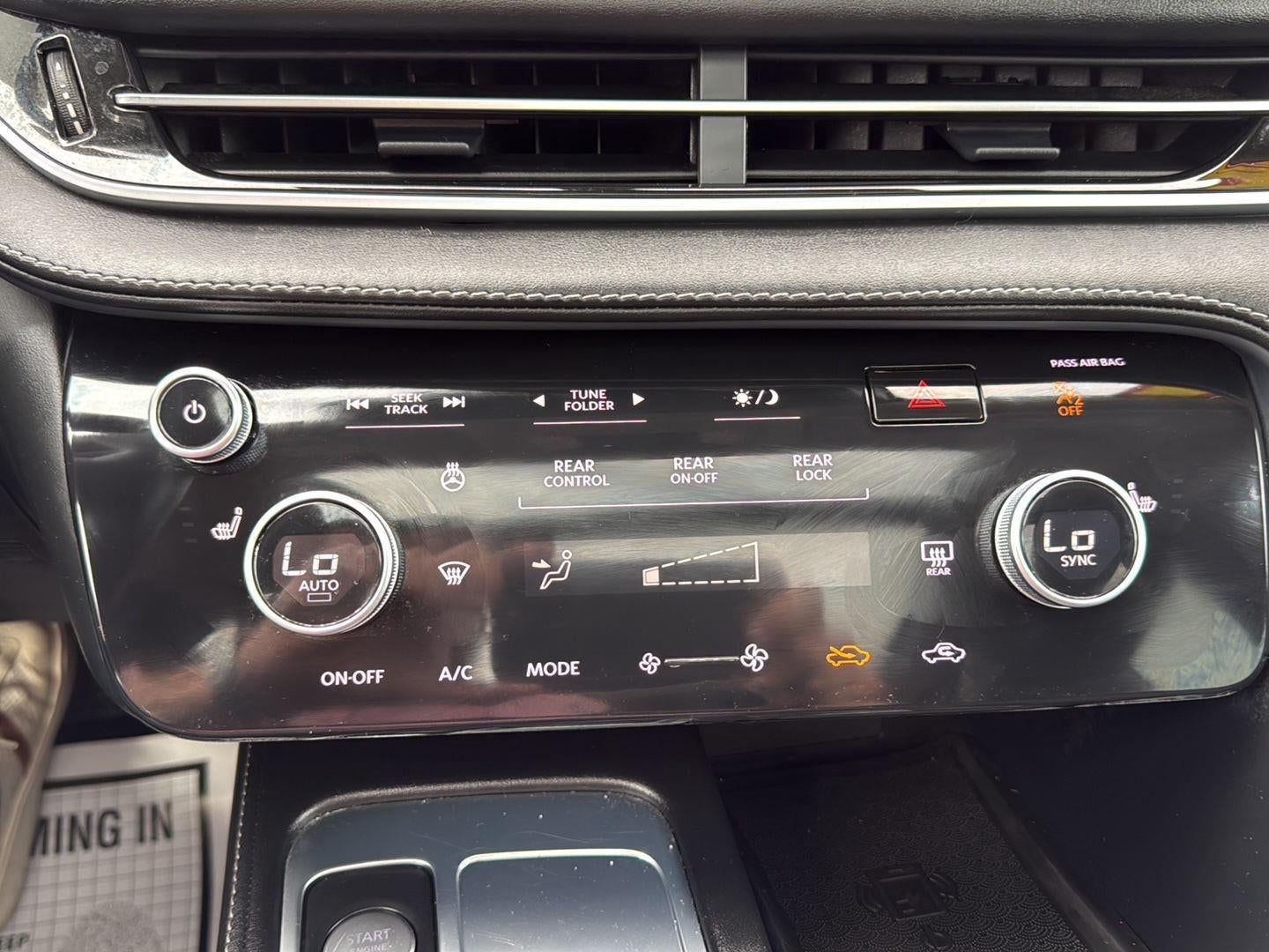 2024 INFINITI QX60 LUXE