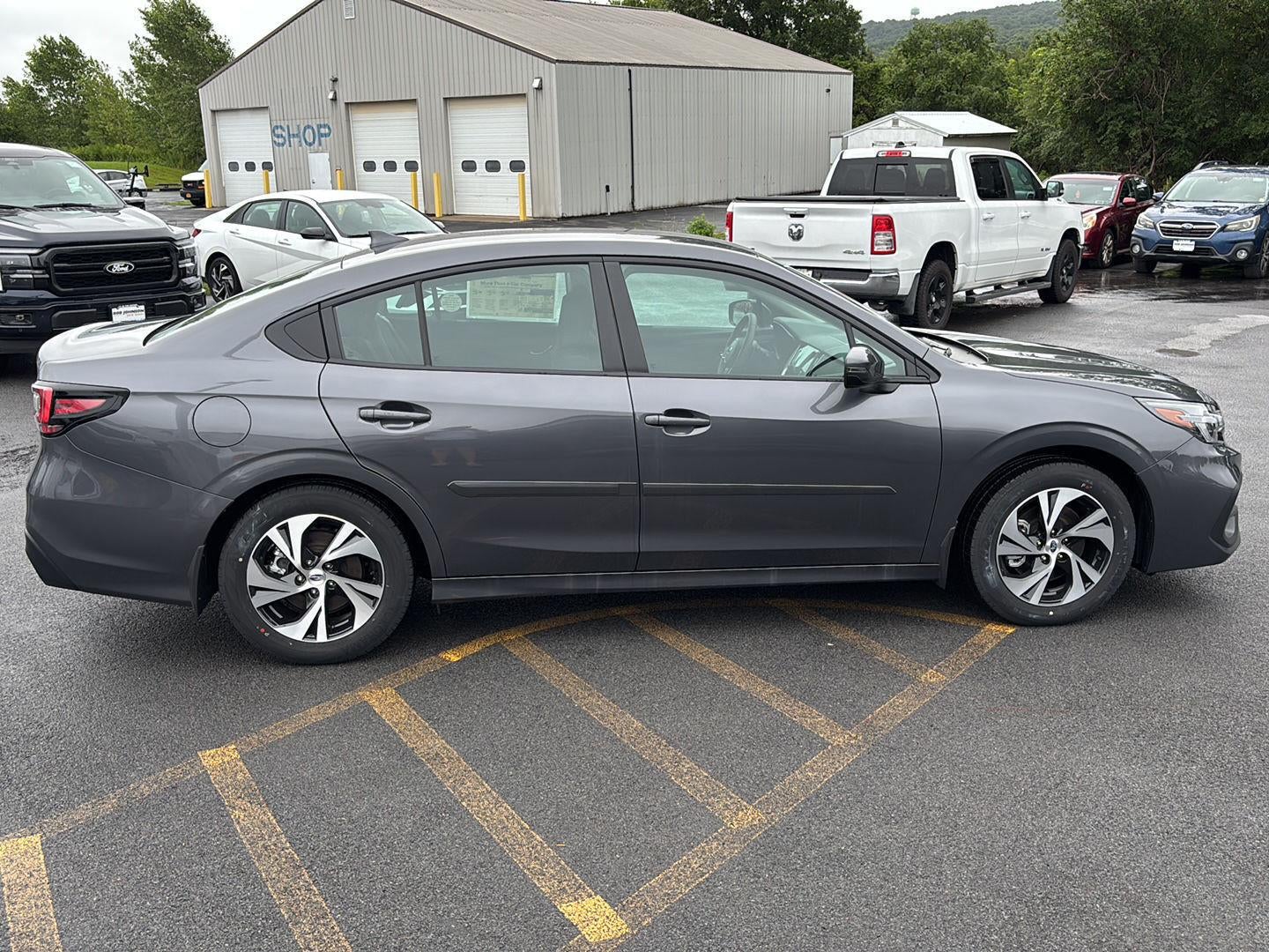 2025 Subaru LEGACY Premium