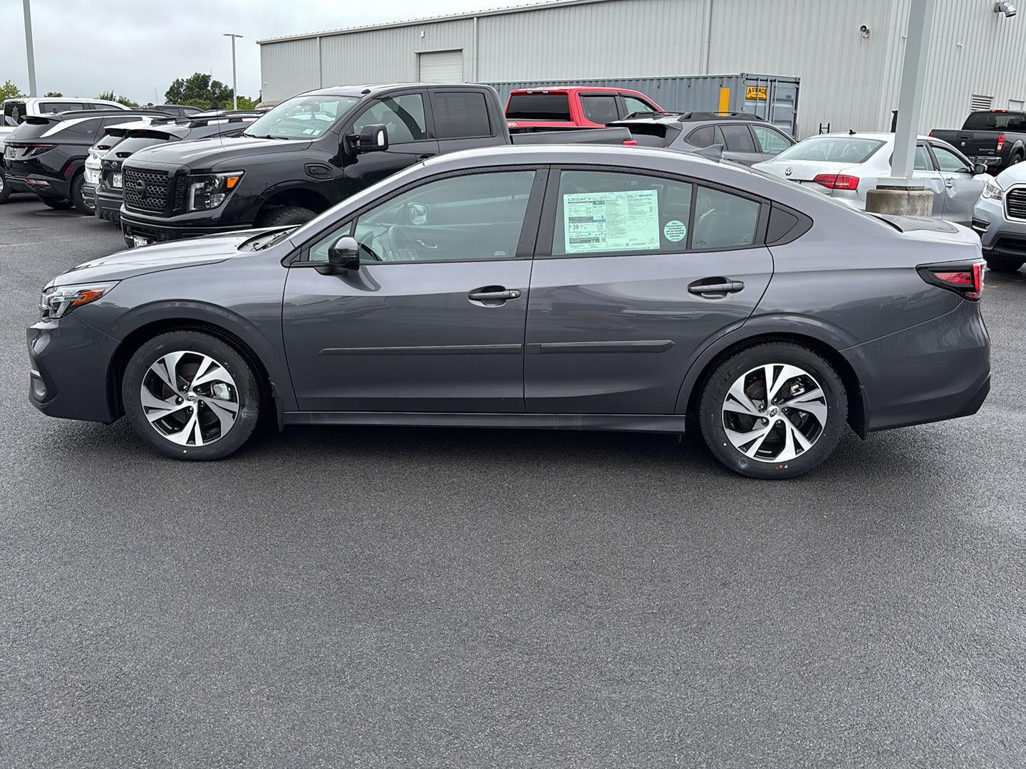 2025 Subaru LEGACY Premium